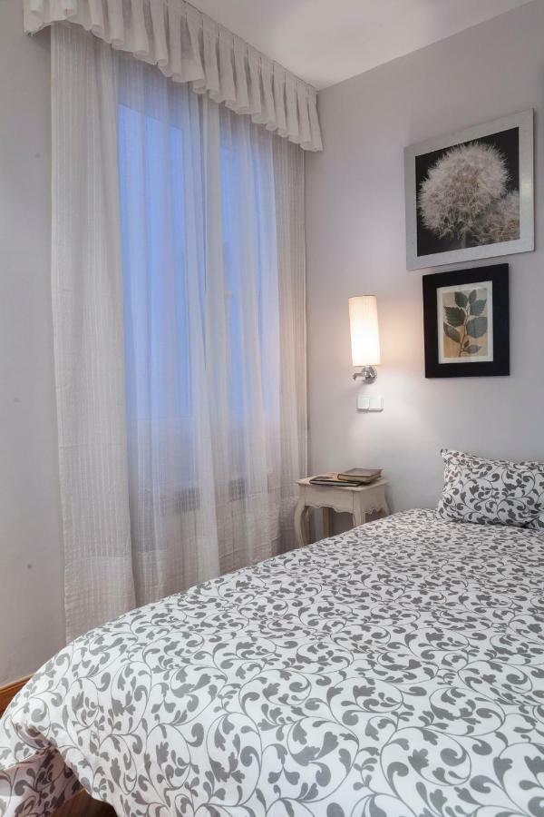 Apartmán Elegante Piso Junto Al Museo Del Prado Madrid Exteriér fotografie